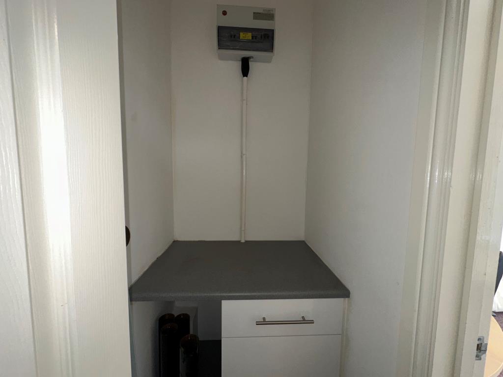 Lot: 74 - GROUND FLOOR OFFICE FOR INVESTMENT - Amenity area